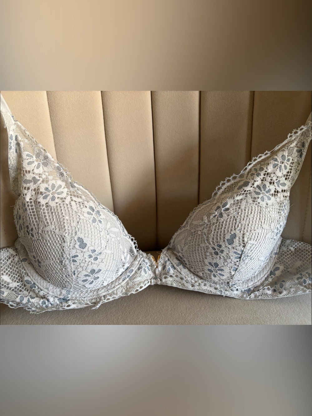 Victoria's Secret Lace Bra in Light Gray and White
